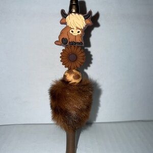 Brown Highland Cow Pen with Fur Accent